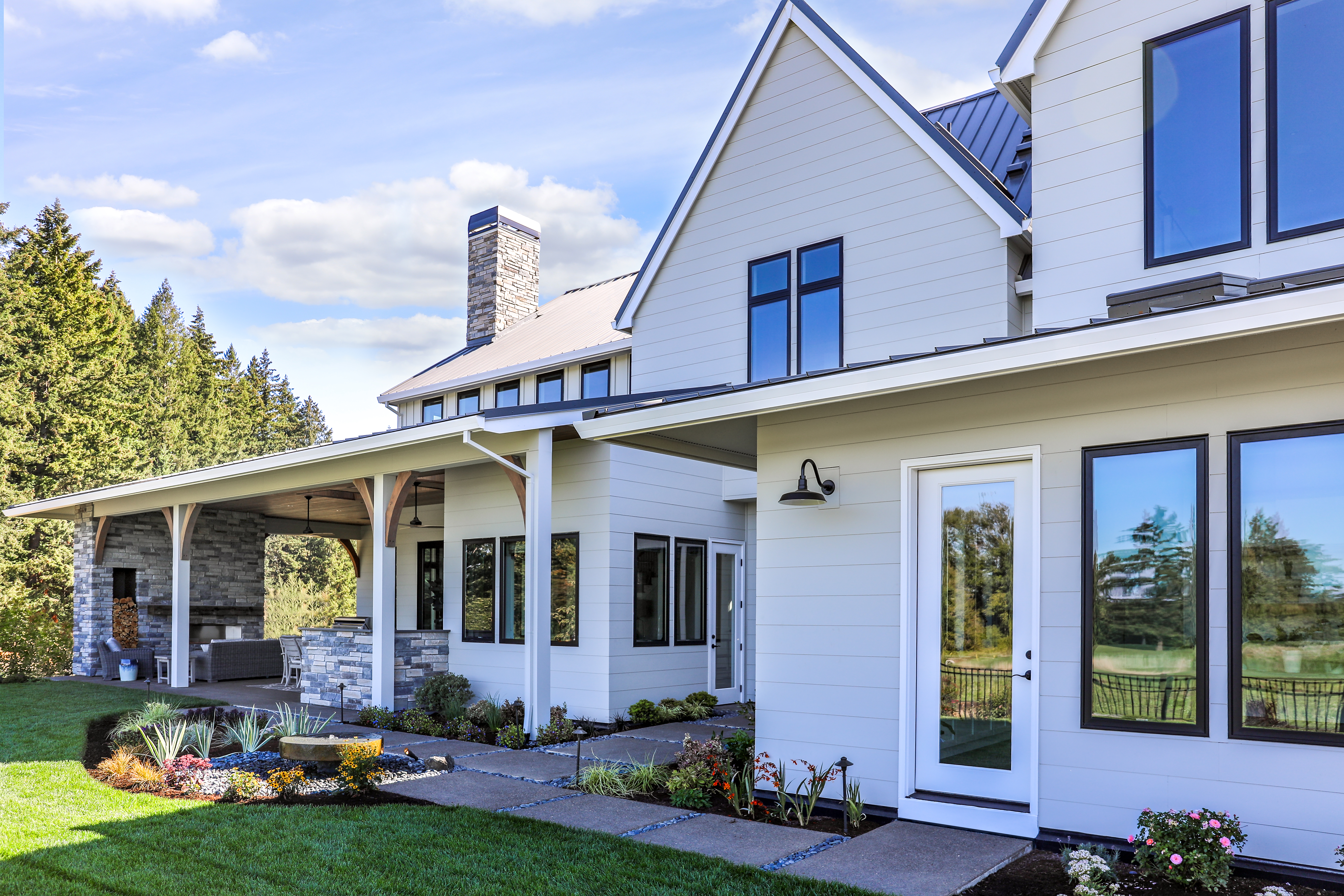 HARDIE PLANK HZ5 10.25 IN. X 144 IN. PRIMED SMOOTH FIBER CEMENT ARTISAN SHIPLAP SIDING - Arlington Coal & Lumber