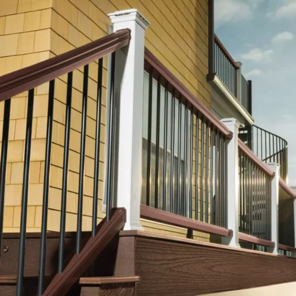 Main 2 - 8-ft x 36-in Transcend Horizontal Rail Kit with Round Aluminum Balusters - Vintage Lantern Full Span - Arlington Coal & Lumber