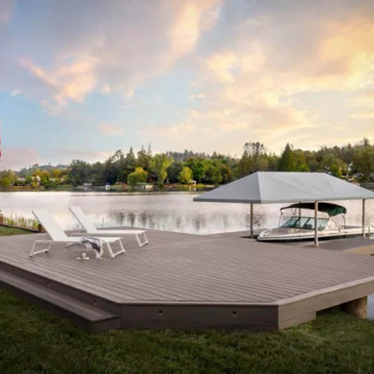 Main 4 - 12 FT TREX TRANSCEND LINEAGE DECK BOARDS BISCAYNE - Arlington Coal & Lumber