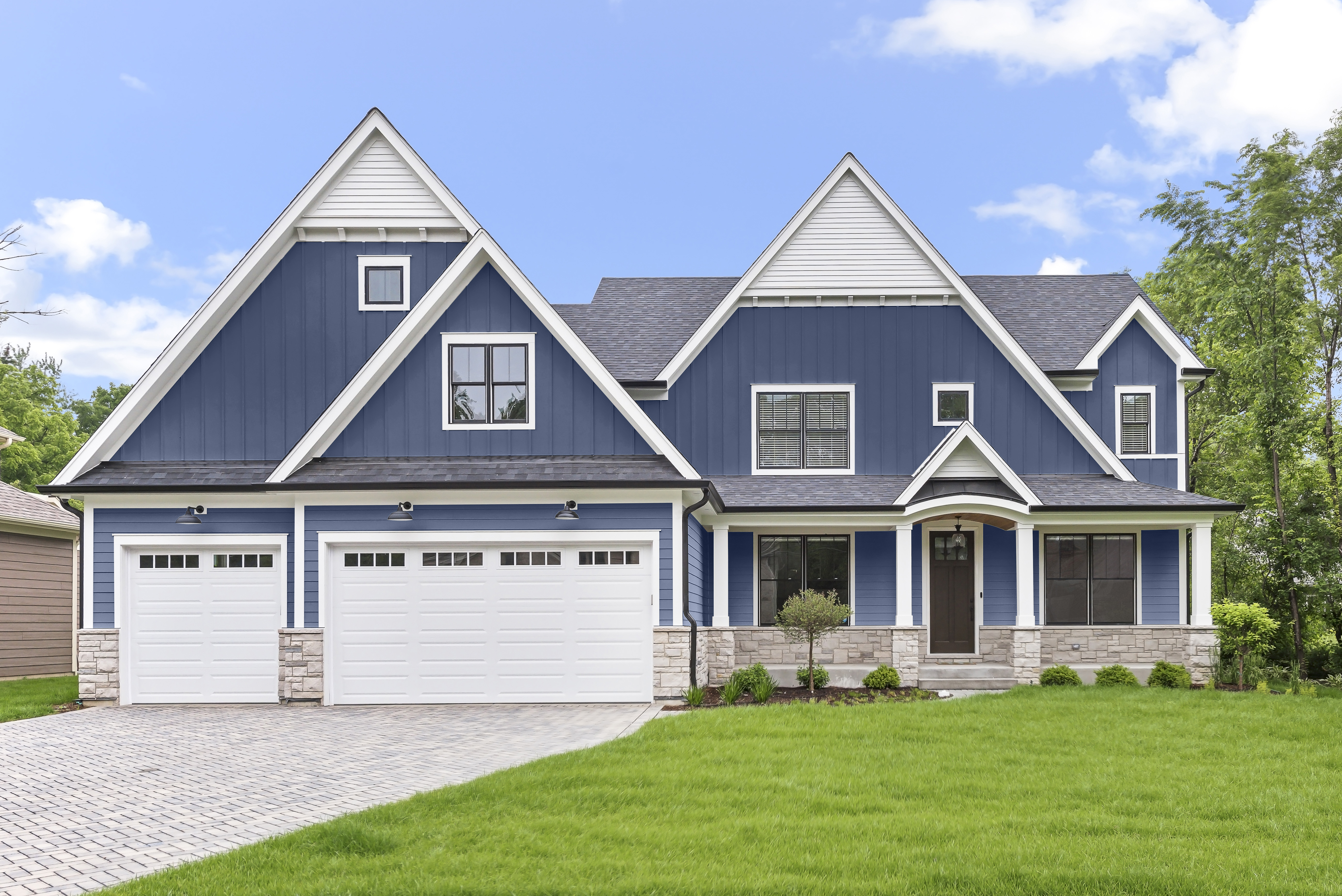 Main 2 - HARDIE TRIM HZ5 0.75 IN. X 2.5 IN. X 12 FT. STATEMENT COLLECTION DEEP OCEAN FIBER CEMENT RUSTIC GRAIN BATTEN TRIM BOARD - Arlington Coal & Lumber