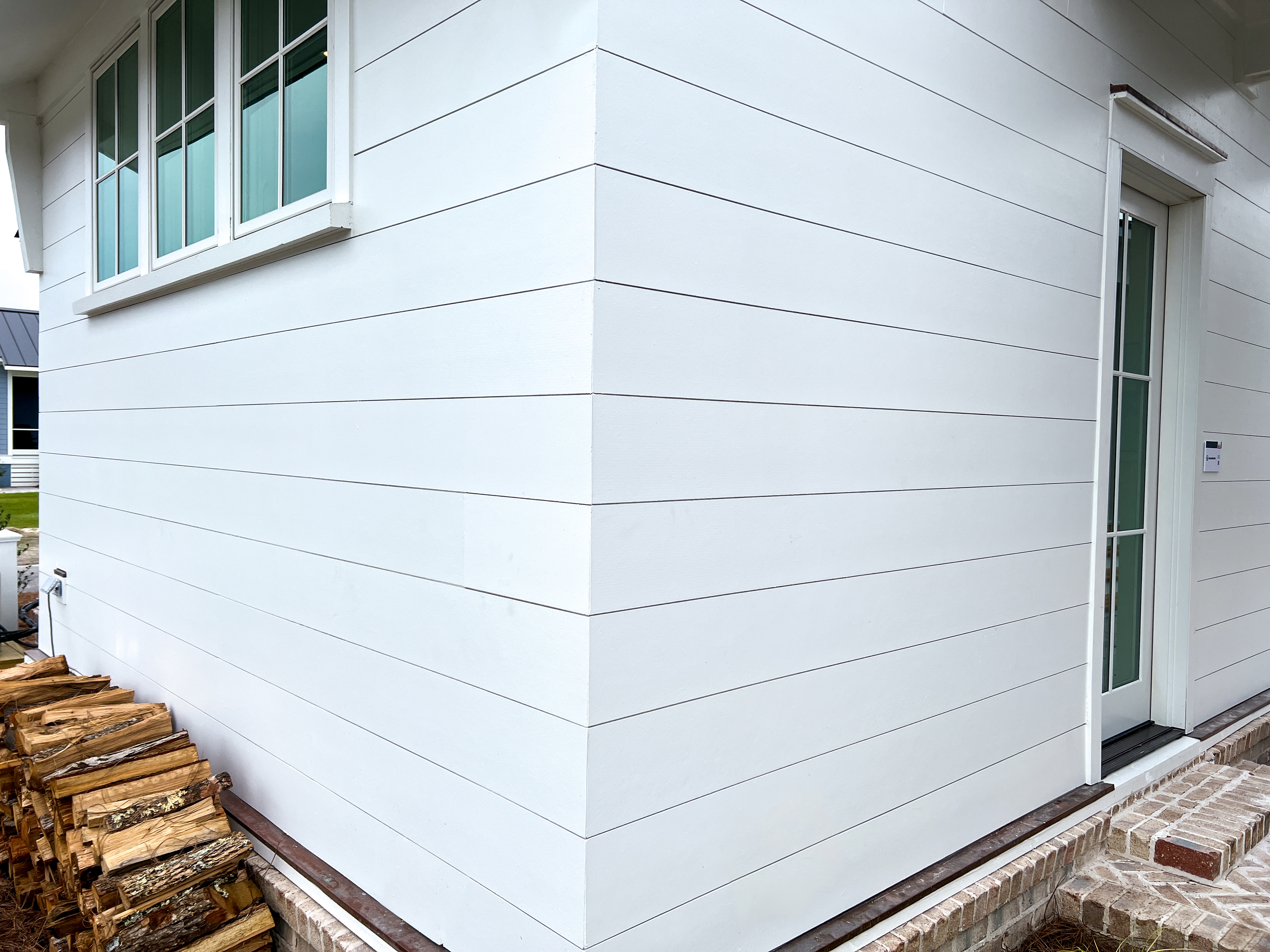 Main 6 - HARDIE PLANK HZ5 10.25 IN. X 144 IN. PRIMED SMOOTH FIBER CEMENT ARTISAN SHIPLAP SIDING - Arlington Coal & Lumber