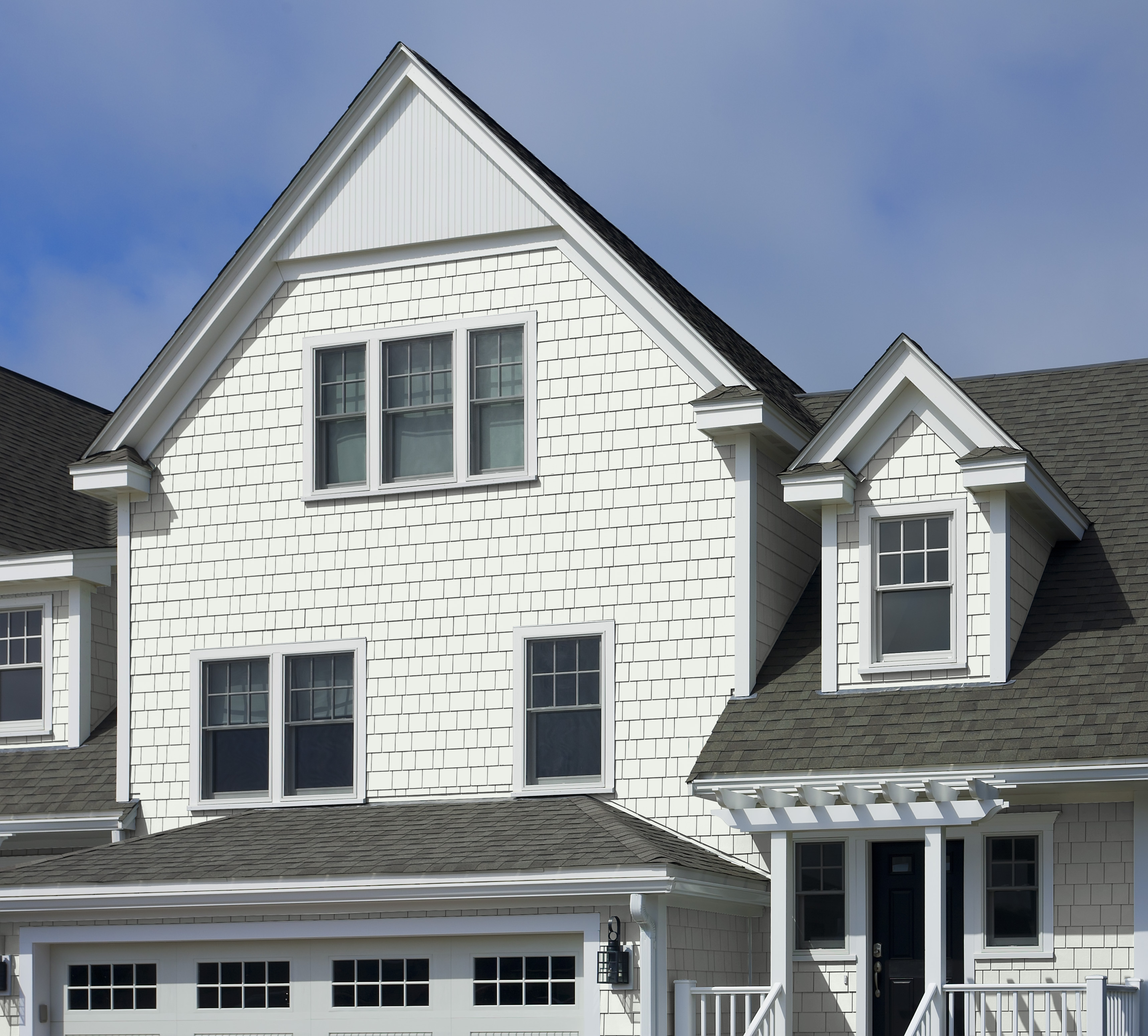 Main 8 - HARDIE SHINGLE HZ5 14 IN. X 48 IN. STATEMENT COLLECTION ARCTIC WHITE STRAIGHT EDGE FIBER CEMENT SIDING - Arlington Coal & Lumber