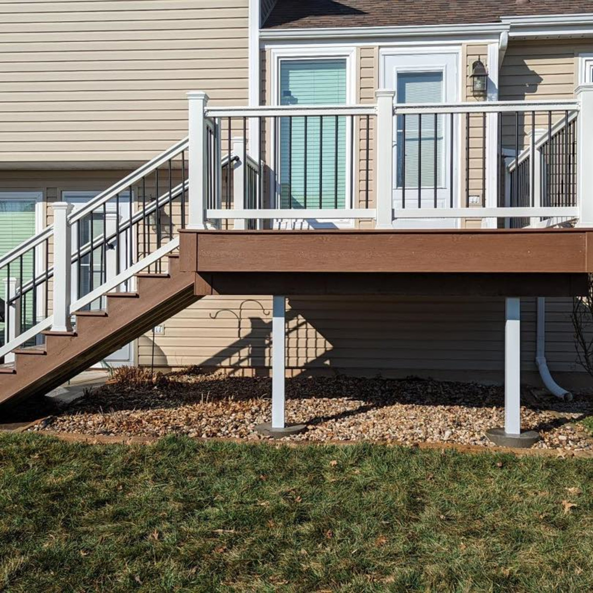 Main 2 - 6-ft x 36-in Select® Stair T-Rail Kit with Round Aluminum Balusters - Classic White - Arlington Coal & Lumber