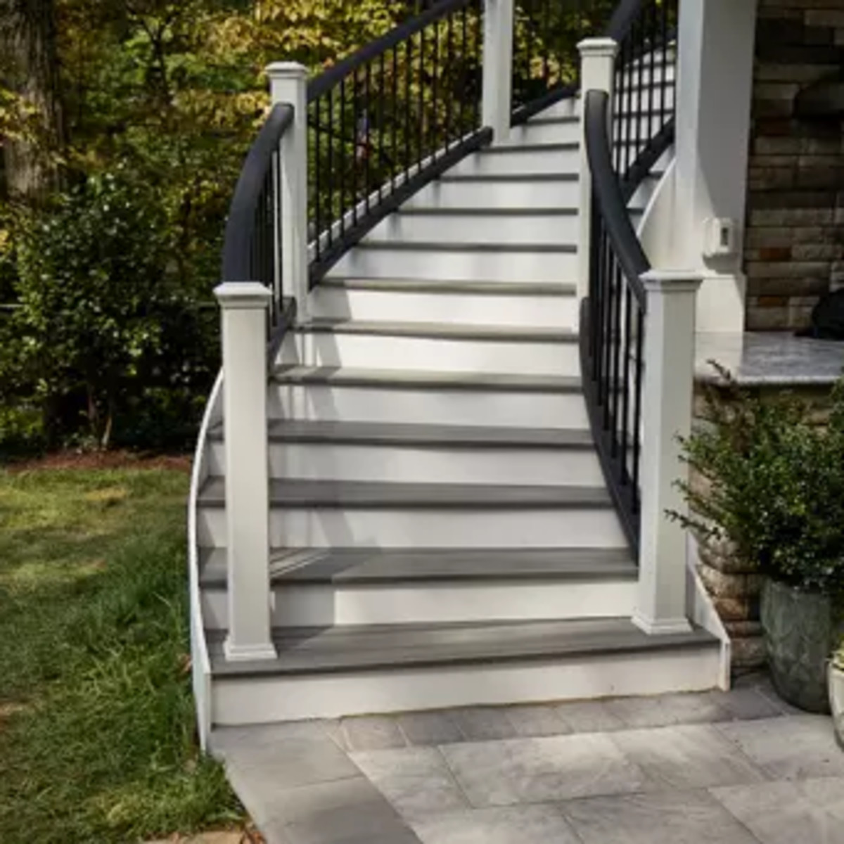 Main 6 - 8-ft x 42-in Transcend Stair Rail Kit with Round Aluminum Balusters - Charcoal Black Full Span - Arlington Coal & Lumber