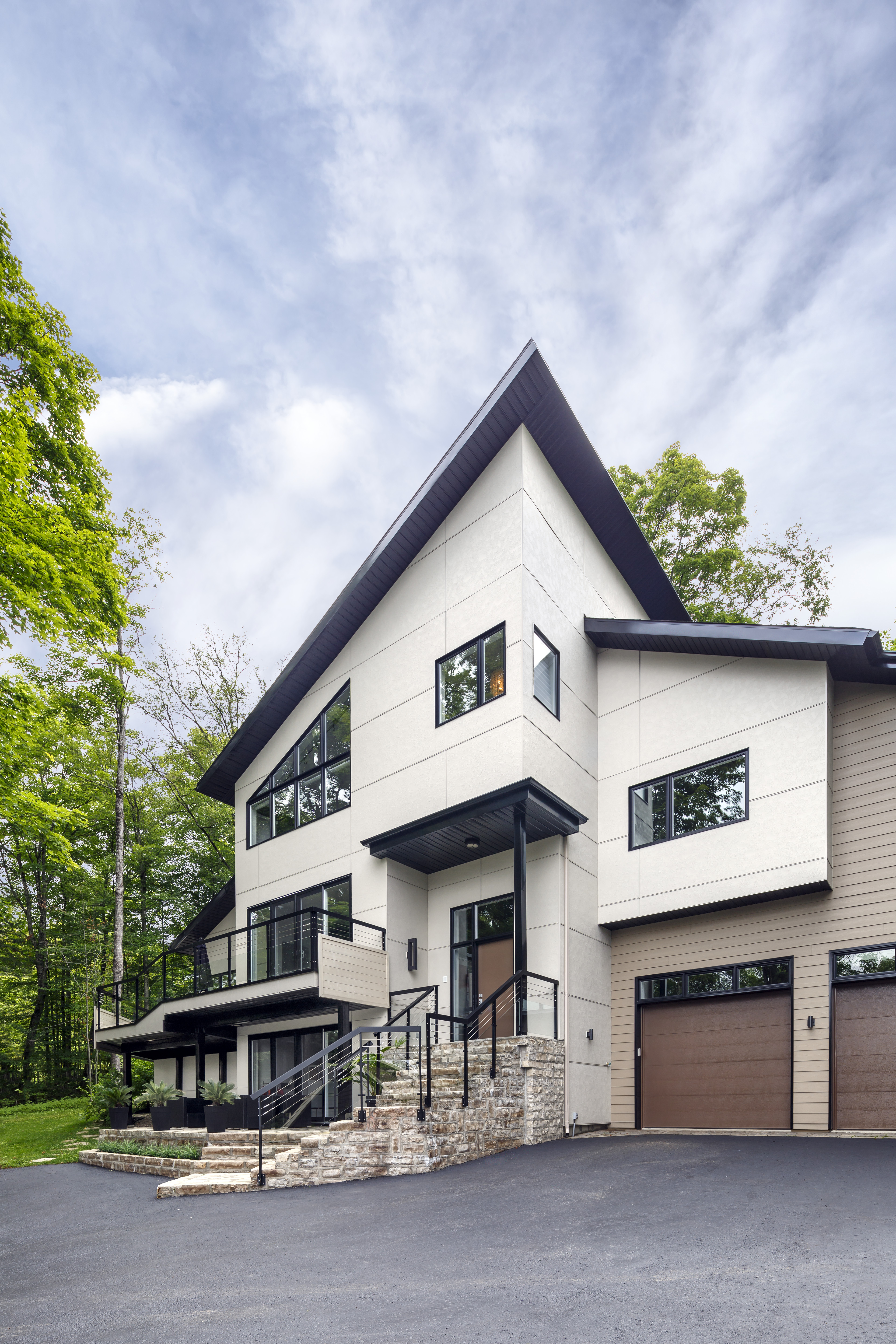 Main 4 - HARDIE PANEL HZ5 48 IN. X 120 IN. PRIMED SMOOTH FIBER CEMENT PANEL SIDING - Arlington Coal & Lumber