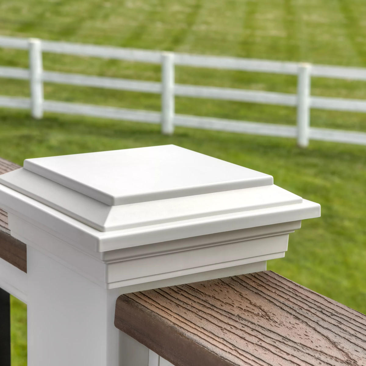 Main 5 - 6-ft x 36-in Transcend Cocktail Horizontal Rail Kit with Round Aluminum Balusters - Classic White Full Span - Arlington Coal & Lumber