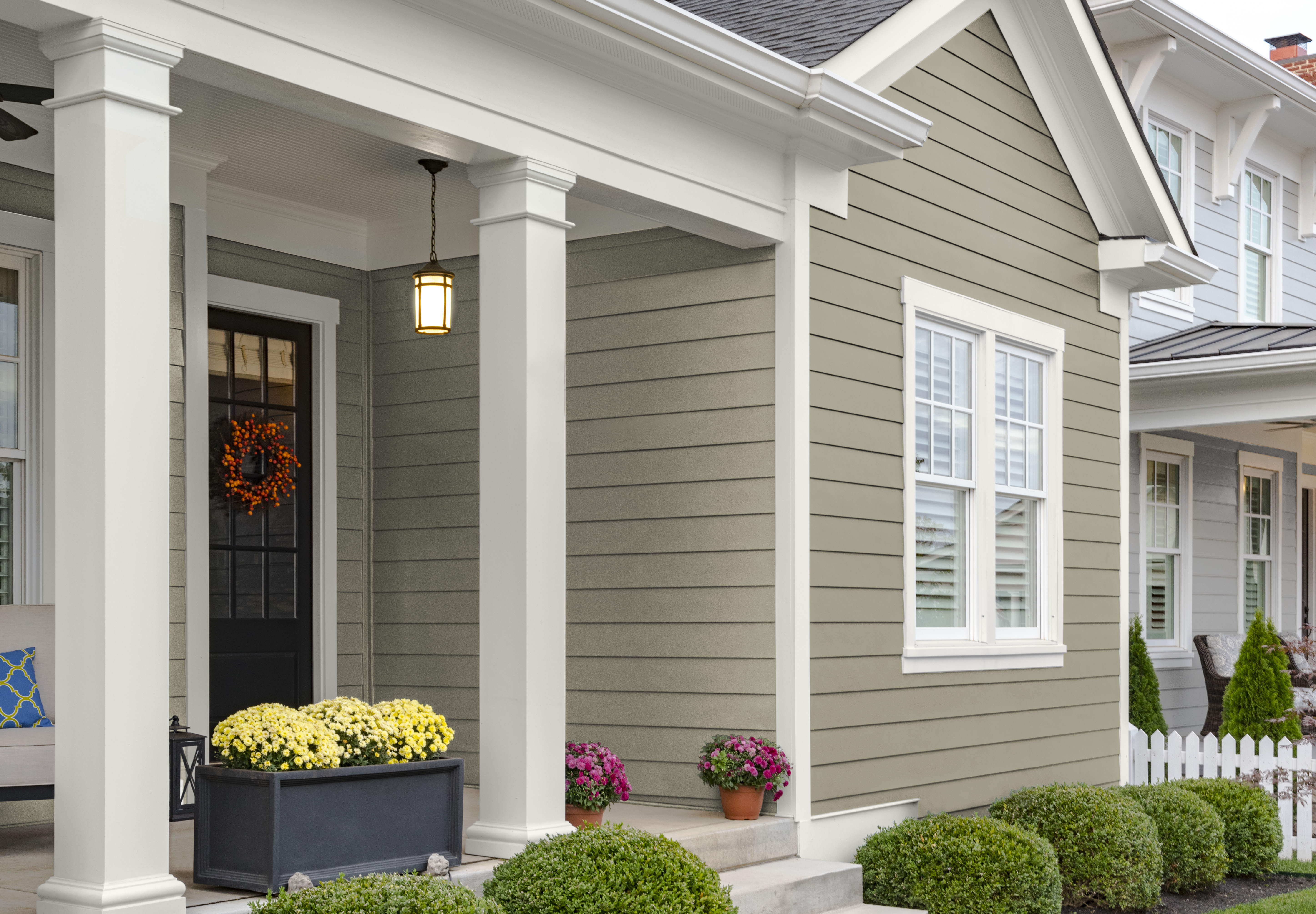 Main 5 - HARDIE PLANK HZ5 8.25 IN. X 144 IN. STATEMENT COLLECTION MONTEREY TAUPE SMOOTH FIBER CEMENT LAP SIDING - Arlington Coal & Lumber